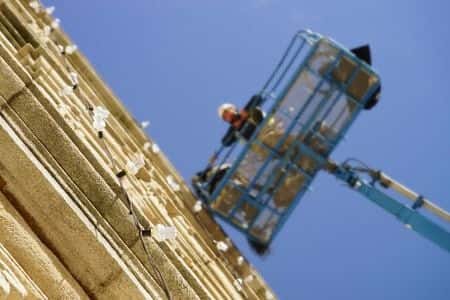 Expert In OSHA Safety Standards Reviews Crane Lift Accident